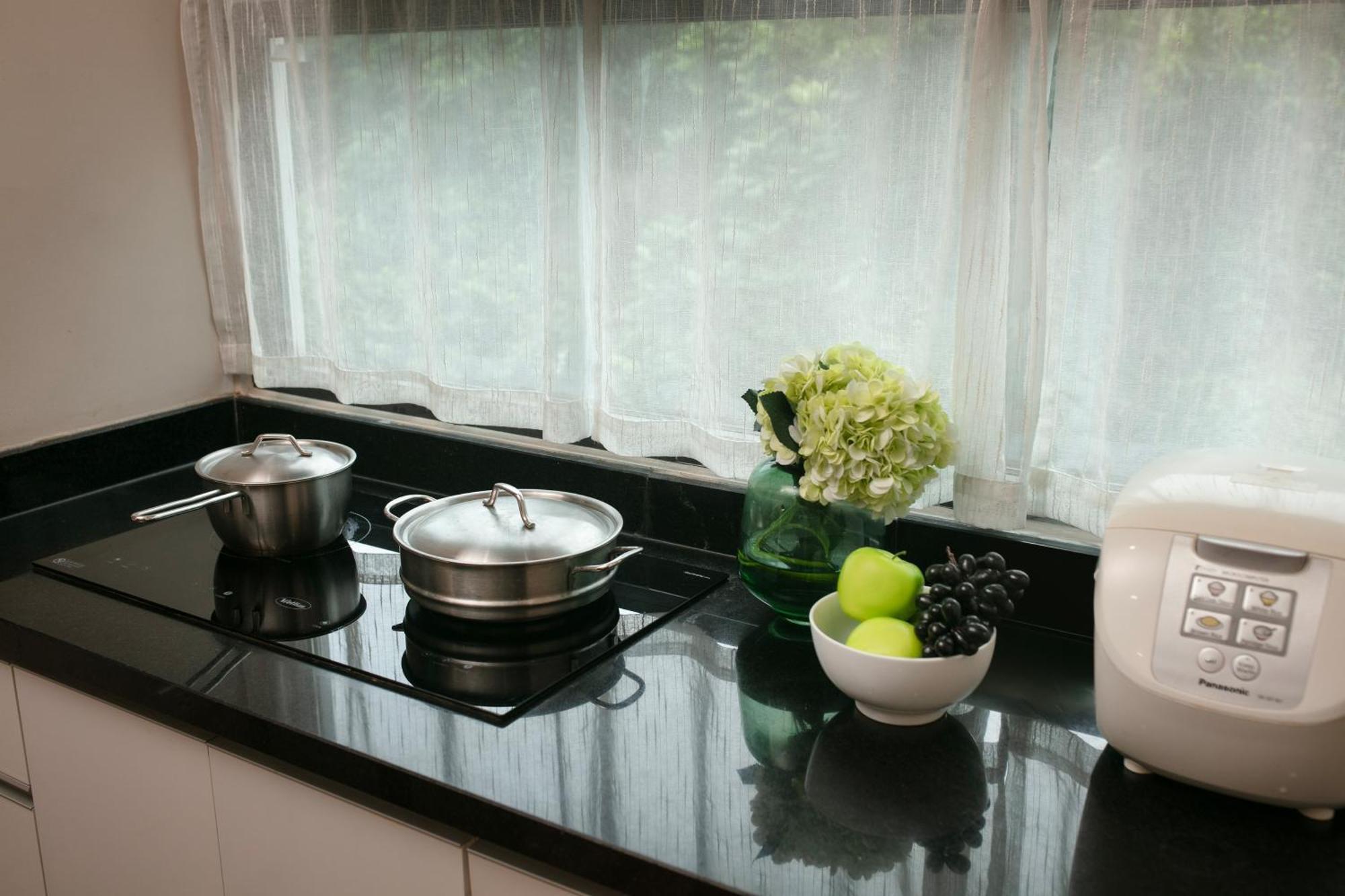 Hb Serviced Apartment - 12 Tran Quy Kien Ханой Екстериор снимка