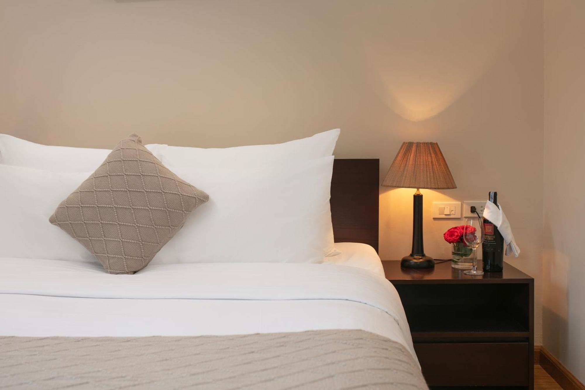 Hb Serviced Apartment - 12 Tran Quy Kien Ханой Екстериор снимка